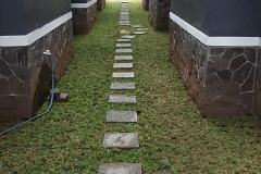 batu-pijakan-di-taman